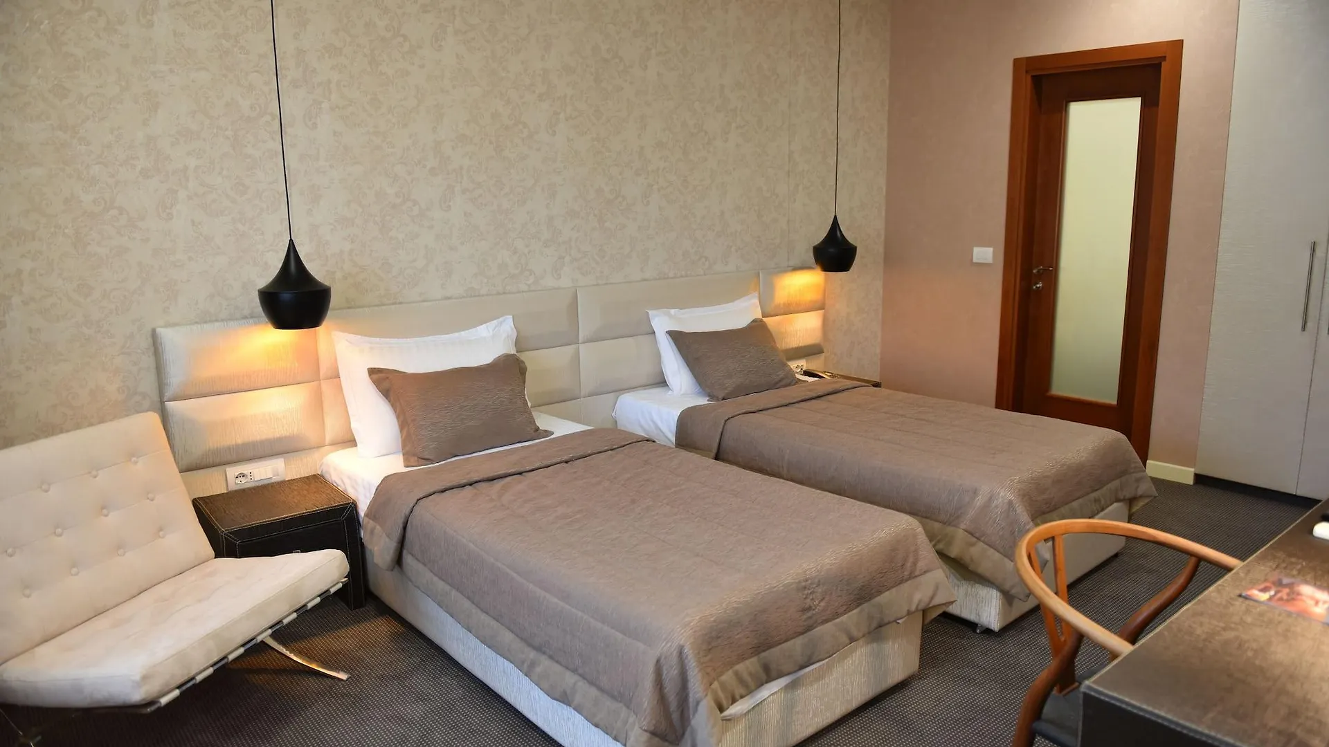 La Boheme Hotel Tiran
