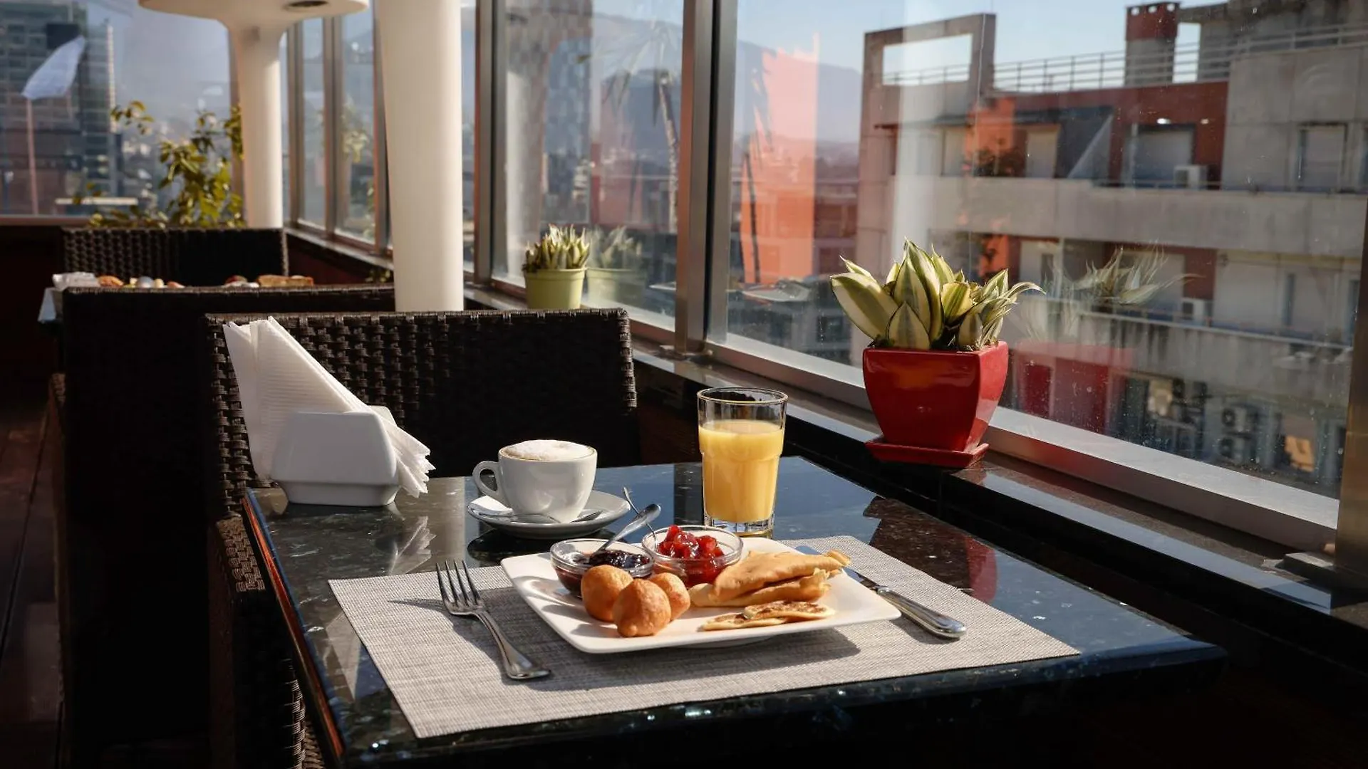 La Boheme Hotel Tiran