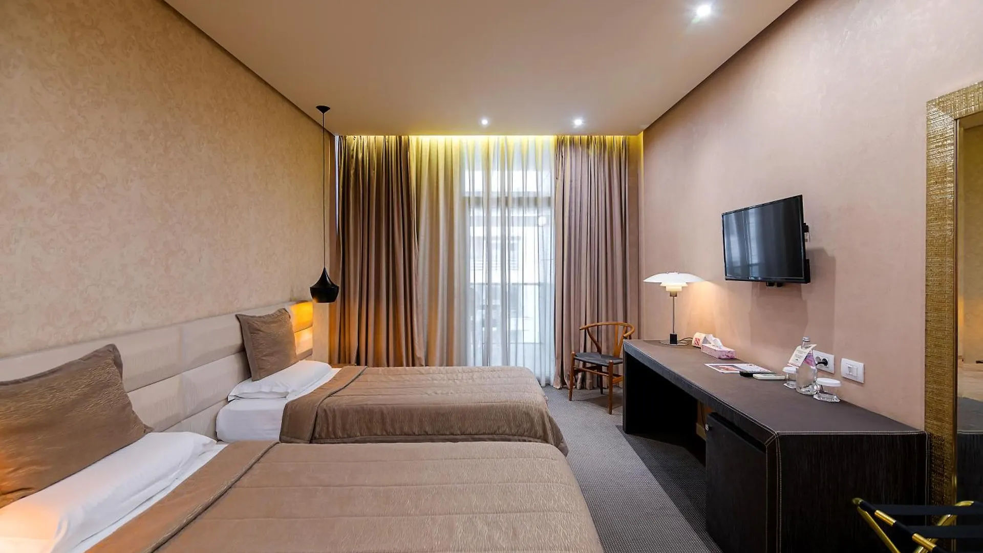 La Boheme Hotel Τίρανα