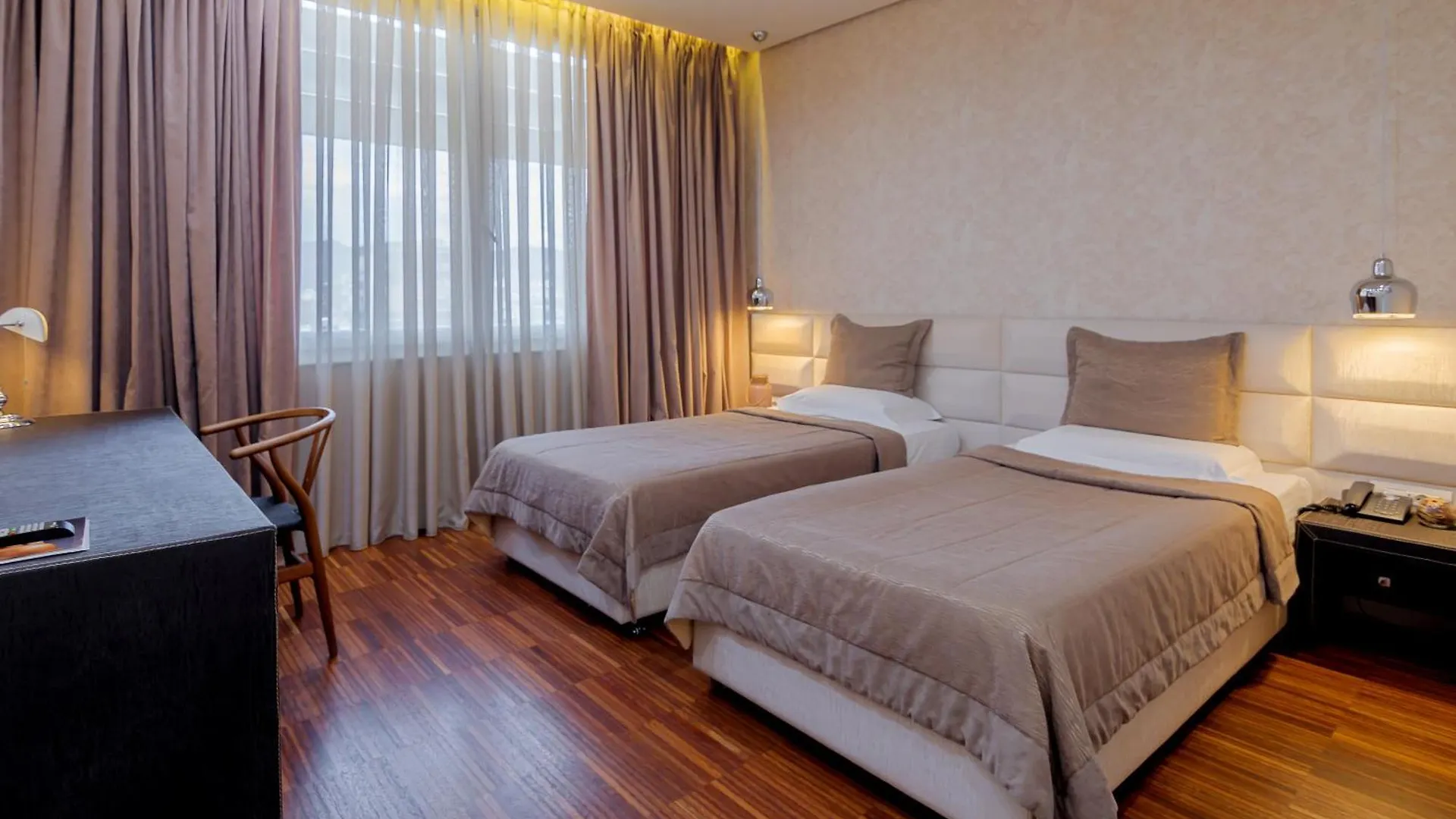 La Boheme Hotel Tiran