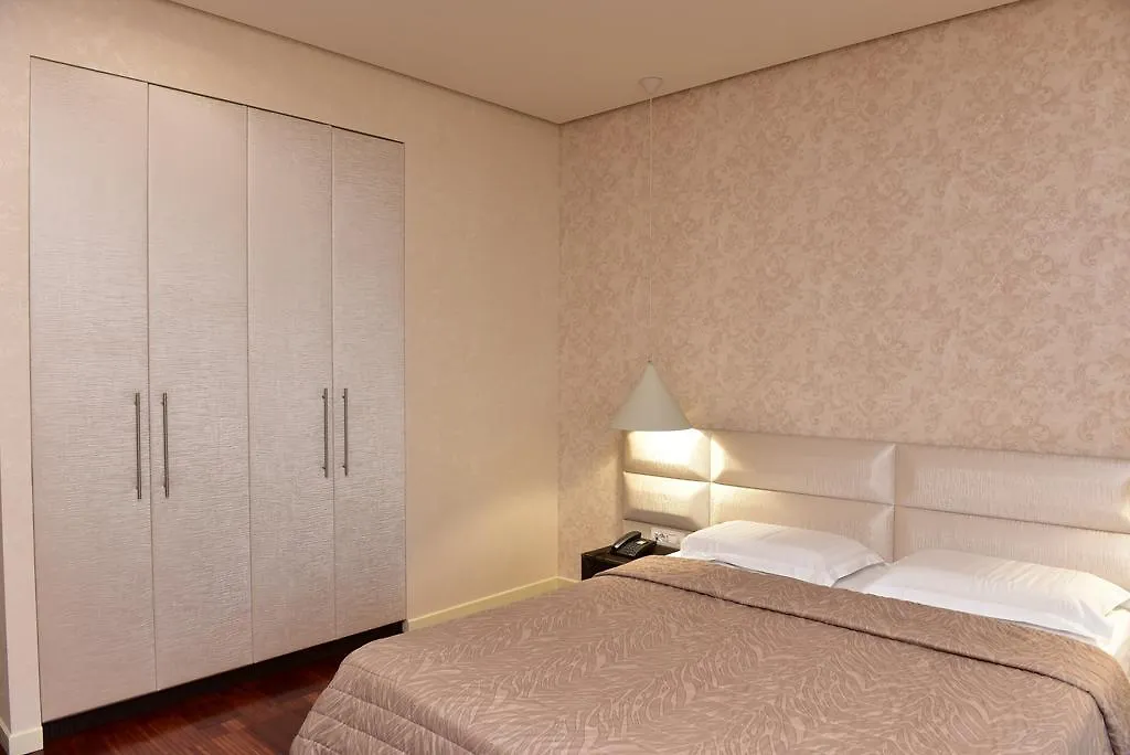 La Boheme Hotel Tiran