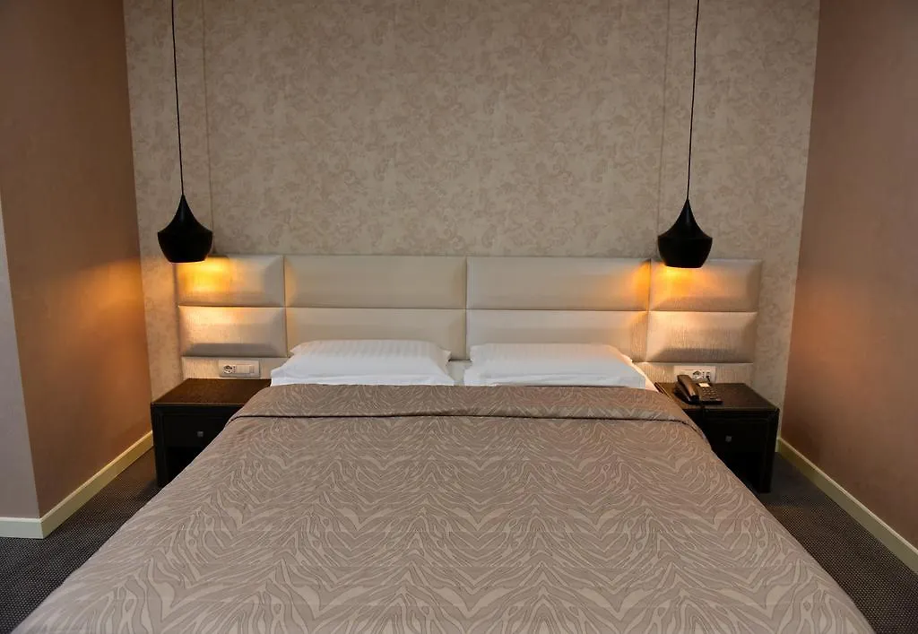 La Boheme Hotel Tiran 4*,